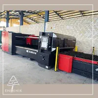 اپراتور دستگاه لیزر و پانچ