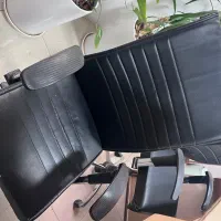 صندلی چرخدار چرمی با جک