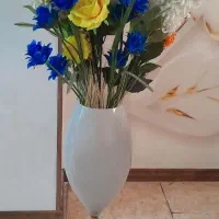گل همراه گلدان