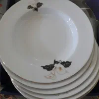 بشقاب چینی گل مشکی