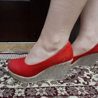 کفش قرمز خیلی شیک و سالم