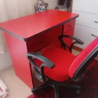 میزتحریرهمراه با صندلی چرخدار