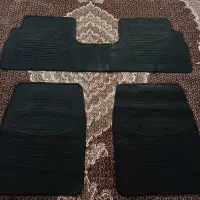 زیرپایی و برچسب کوییک R
