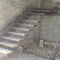 جوشکاری وساخت انواع پله گرد.کنسولی.معلق باکس وسط