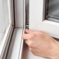 تعمیر و رگلاژ درب و پنجره دوجداره‌Upvcو توری کشویی