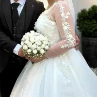 لباس عروس خشکشویی رفته آماده تحویل