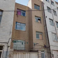 آپارتمان-3طبقه-دارای-حیاط