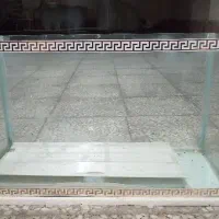 یک عدد آکواریوم 70 سانتی مشابه نو سالم سالم