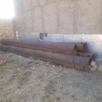 تعدادی لوله آهنی