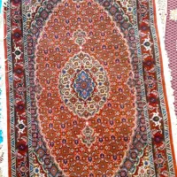 یک جفت فرش دستباف زرنیم