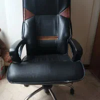 صندلی و میز  اداری یا کامپیوتر . توضیحات ...