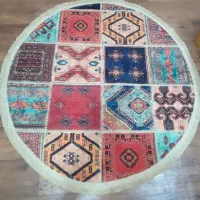 دو عدد قالی یکی گرد و یکی مستطیل