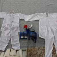 لباس کاراته با کلاه و کمربند و دستکش کاراته