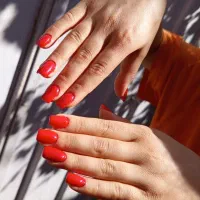 دستیار ناخن کار