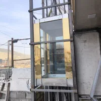 آسانسور بالابر ماشین بر مارال. مدبر