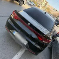 ماشین تارا وی۴ مشکی