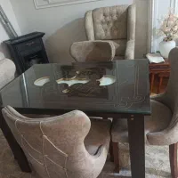 میز غذاخوری چهارنفره در حد نو