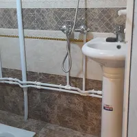 اتاق بزرگ بهار خواب- طبقه بالا-همراه با سرویس کامل|اجارهٔ کوتاه‌مدت آپارتمان و سوئیت|مشگین شهر, |دیوار
