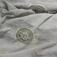پرده ساتن گلدار بهمراه گیپور و سه عدد پرده توری