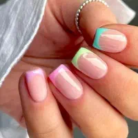 آموزش کاشت ناخن