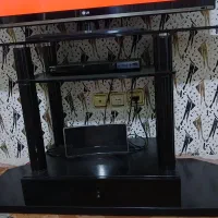 میز تلویزیون شیشه ای