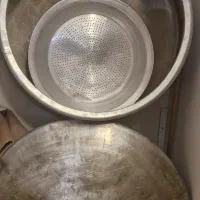 دیگ  و آبکش روحی و سه اجاق گاز