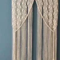 پرده مکرومه و دیوارکوب