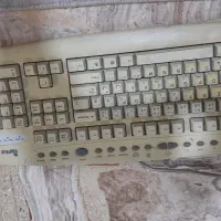 دو عدد کیبورد کار کرده