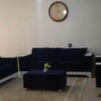 مبل هشت نفره.سالم بدون هیچ زدگی و خط و خش.ل
