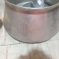 قابلمه و وسایل اشپزخانه.