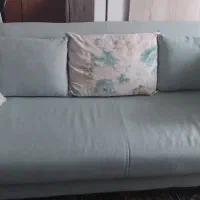 یک مبل ۳ نفره به فروش   میرسد