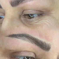ارائه خدمات میکروبلیدینگ ابرو ،خط چشم،شیدینگ لب