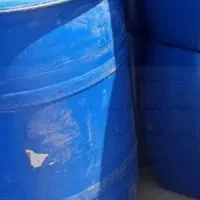 تعدادی بشکه ۲۲۰ لیتری