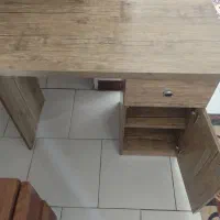 میز تحریر کاملا سالم