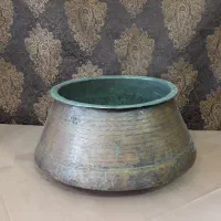 دیگ مسی قدیمی