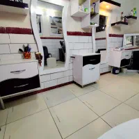وسایل آرایشگاه زنانه کاملاً نو و تمیز
