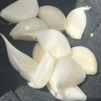 سیر پوستکن شده و سیر علفی و سبدی و ...