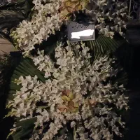 دو عدد تاج گل ترحیمی