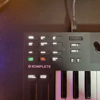 میدی komplete keyboard m32