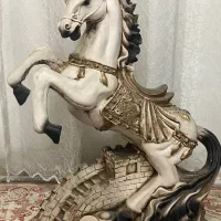 مجسمه اسب