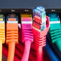 خدمات شبکه دوربین ویپ ارتباطات با ۲۰ سال سابقه