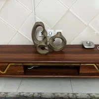 میز جلو مبلی به همرا سه تا عسلی و میر تی وی