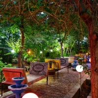 سفره خانه سنتی باغ صبا