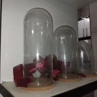 سه ظرف شیشه ای