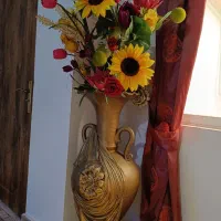 فروش گلدان بزرگ سفالی با تمام گلهاش