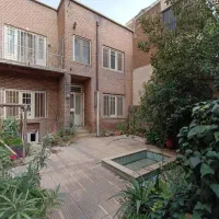 فروش دربستی۳۸۰متربنادر۳طبقه ونیم نماآجرمعماری جذاب