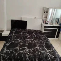 تخت دو نفره با پاتختی