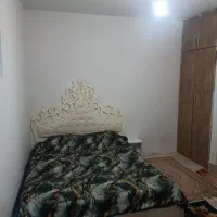 تخت سفید طلایی