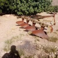 گاو اهن و سم پاش درحدنو