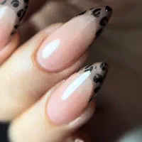 کاشت ناخن با تخفیف ویژه 390